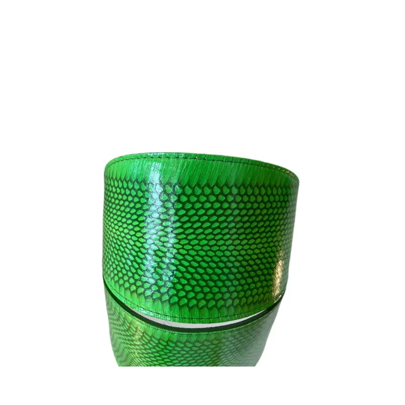 Luxury Pet Fashion Neon Green Snake 4 Oval Collar